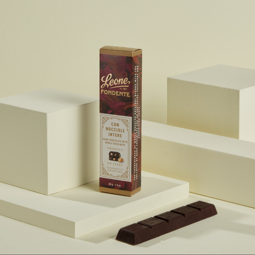 LEONE Barretta Cioccolato Fondente Nocciole intere