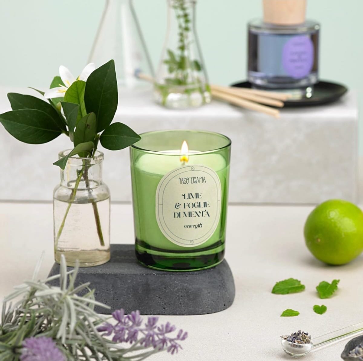 candela-profumata-lime-e-foglie-di-menta